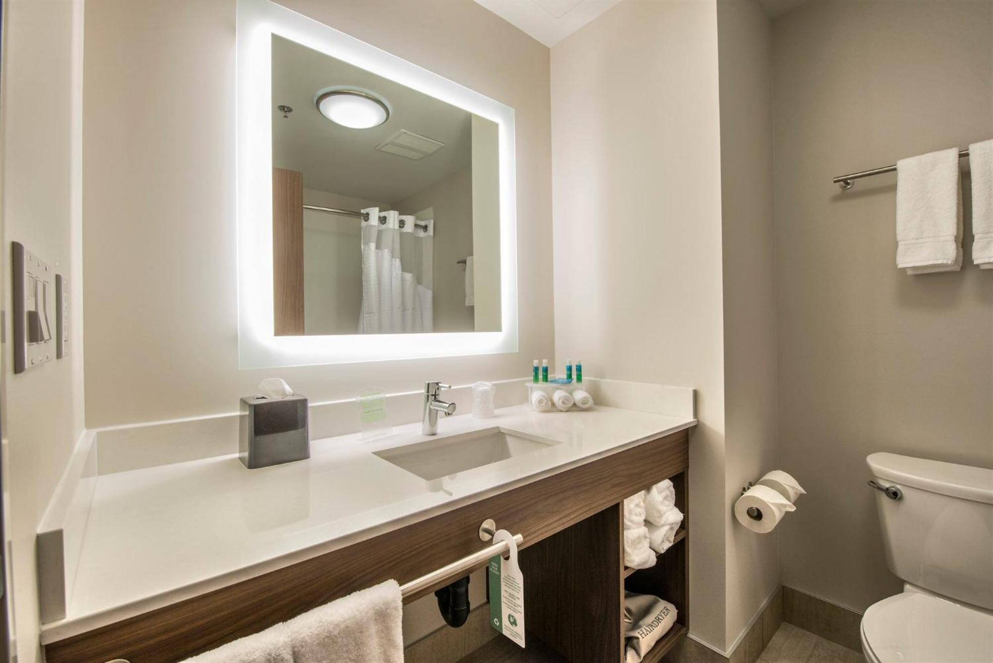 Holiday Inn Express & Suites Victoria-Colwood By Ihg Langford Esterno foto