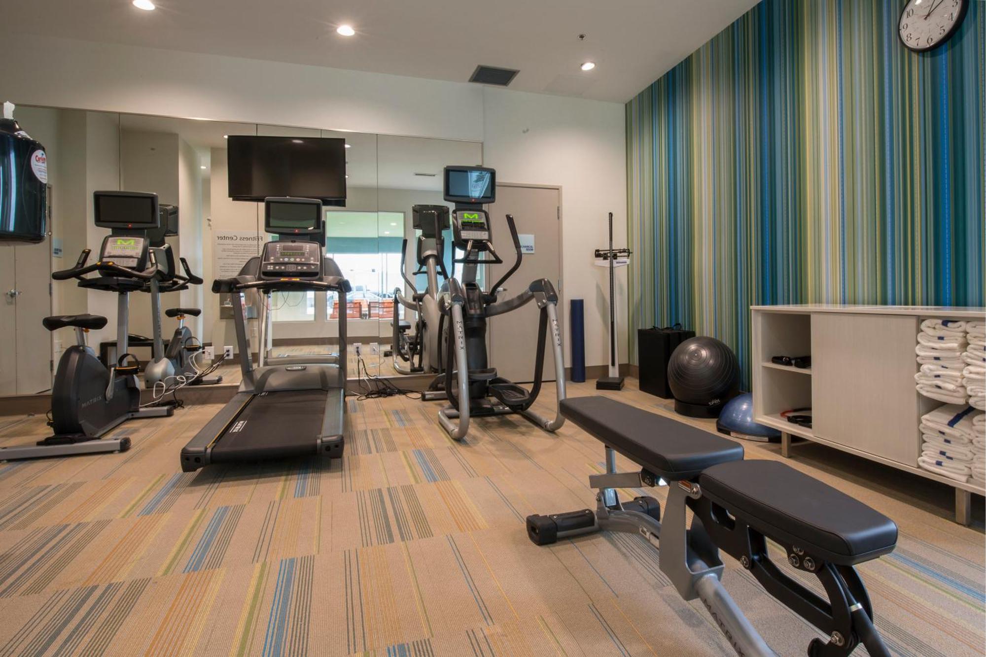 Holiday Inn Express & Suites Victoria-Colwood By Ihg Langford Esterno foto