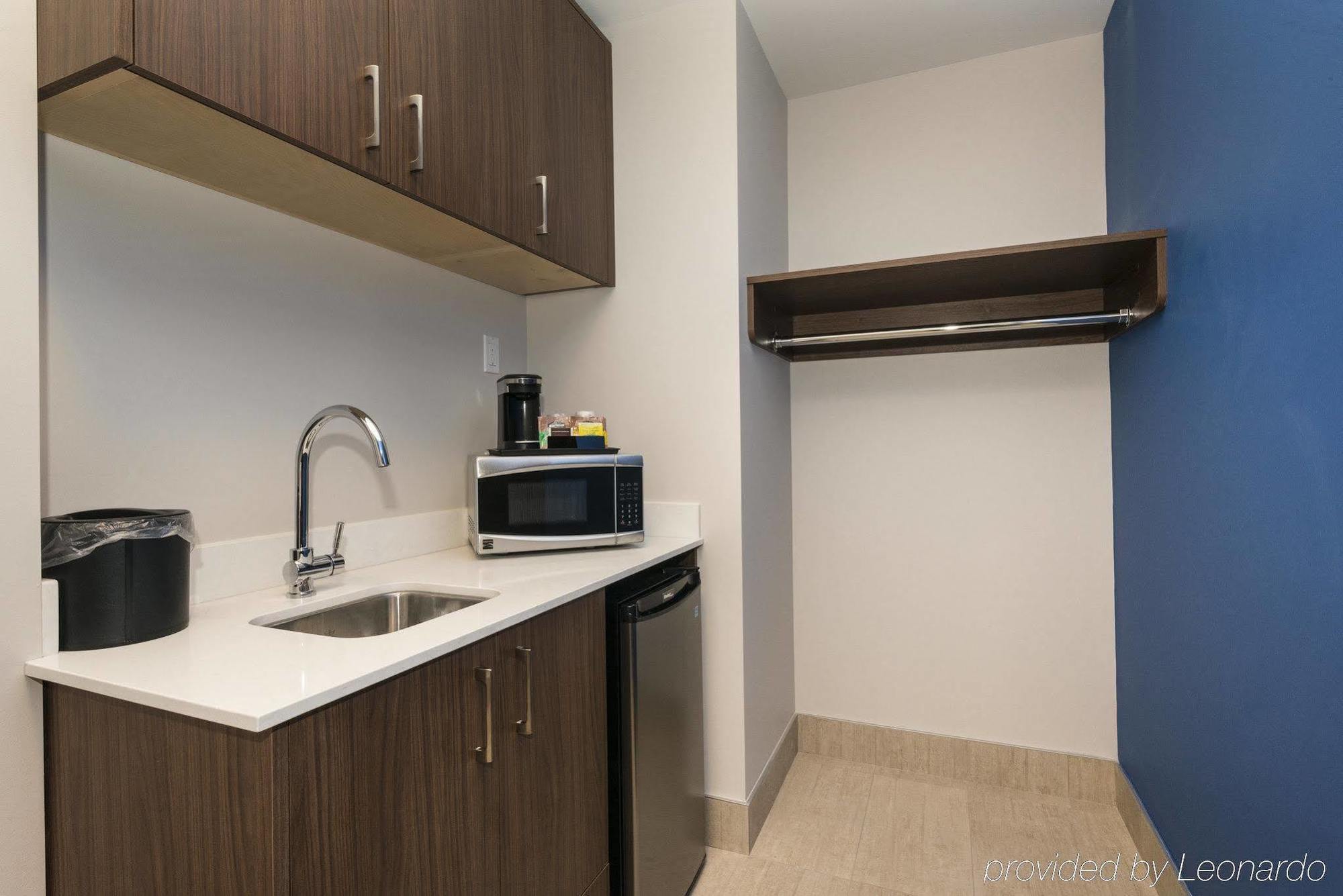 Holiday Inn Express & Suites Victoria-Colwood By Ihg Langford Esterno foto